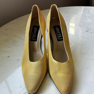 Vaneli Leather golden Yellow Mesh Heels‎ 8N